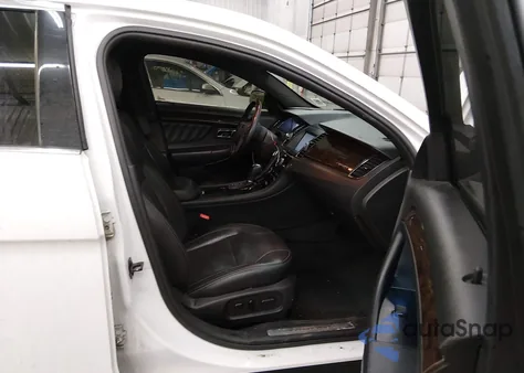 2013 Ford Taurus Limited z USA, uszkodzony, nr VIN 1FAHP2F89DG134158